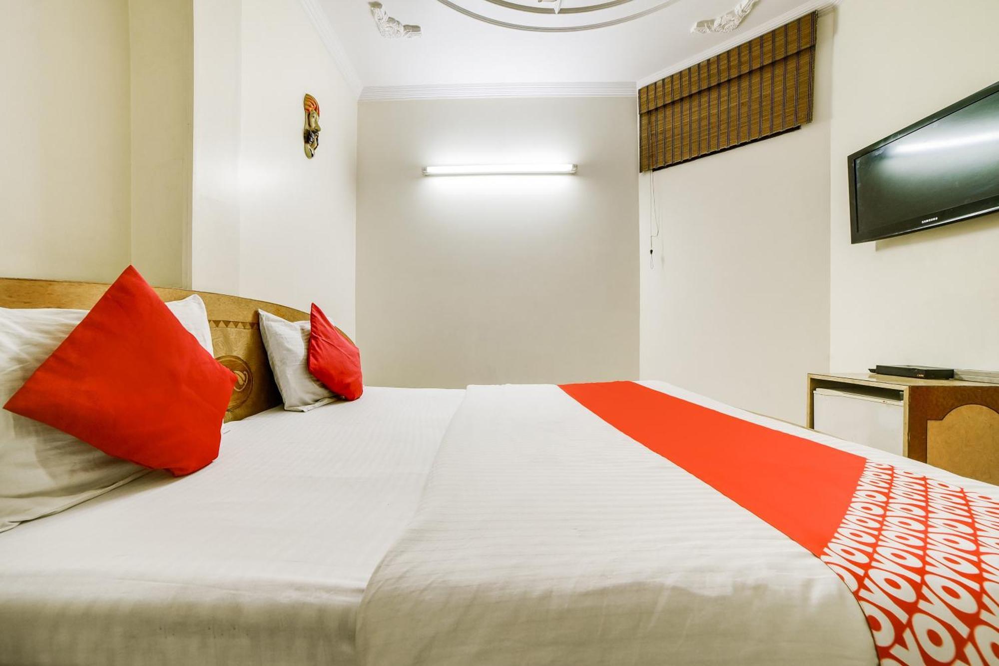Super Hotel O Blue Sapphire Delhi New Delhi Exterior photo
